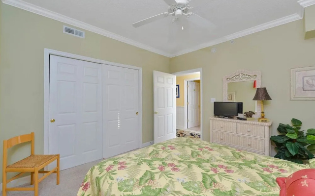 Astoria 402 by RedAwning