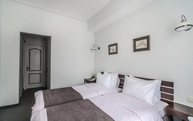 Prestige Palace Hotel