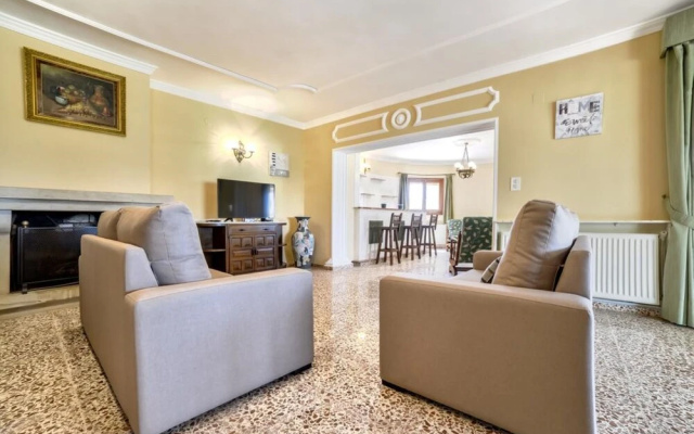 Villa - 4 Bedrooms with Pool and WiFi - 107481