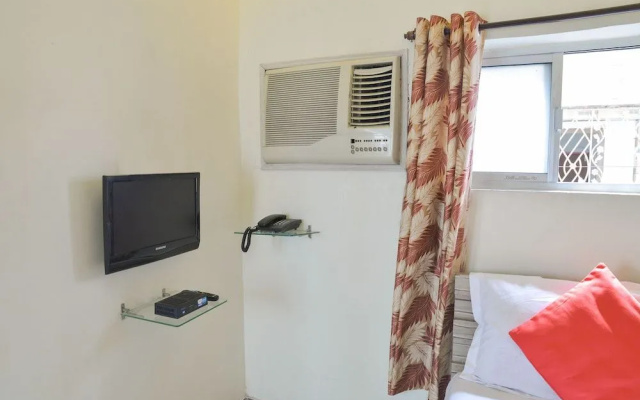 OYO 13138 Airport Motel