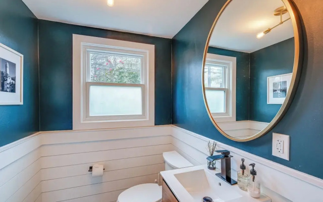Upscale Family Retreat Near DC & Georgetown!