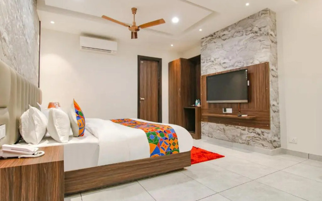 Fabhotel Prime Royal Inn Suites