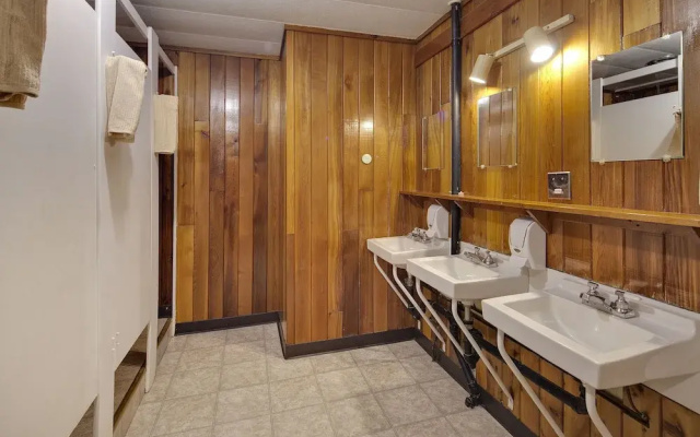 Nootka Island Lodge