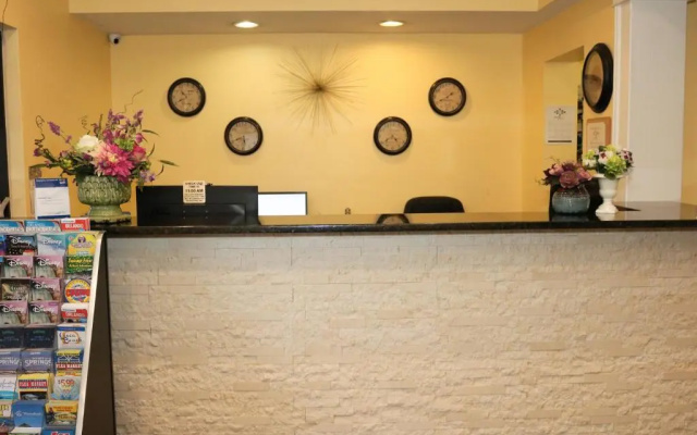 Shining Light Inn & Suites