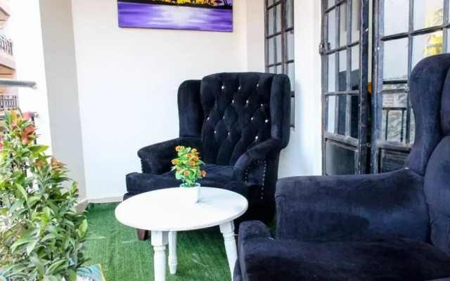Blissful 2 bedroom fully furnished with parking.