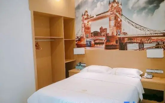 Jinquan Hotel (Shenzhen Dafen Metro Station)