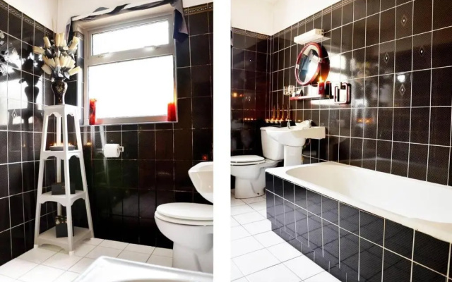 6 Ensuite Bedrooms-sleeps 12-garden-sea & Mtn View