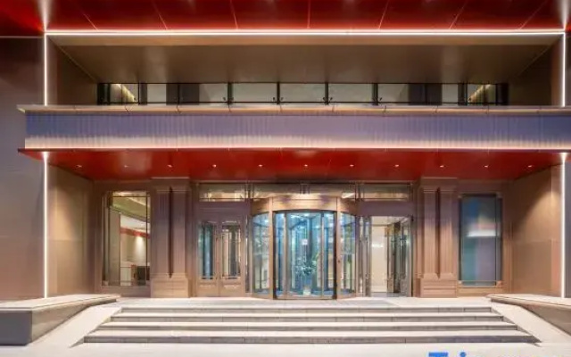 Yuelan Holiday Hotel (Urumqi High-Speed Railway Station)