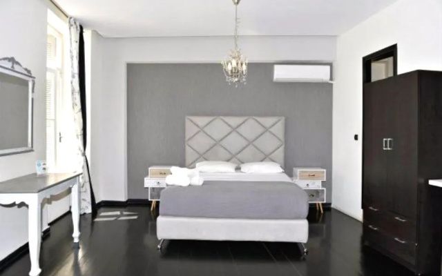 Antisthenes Apartments