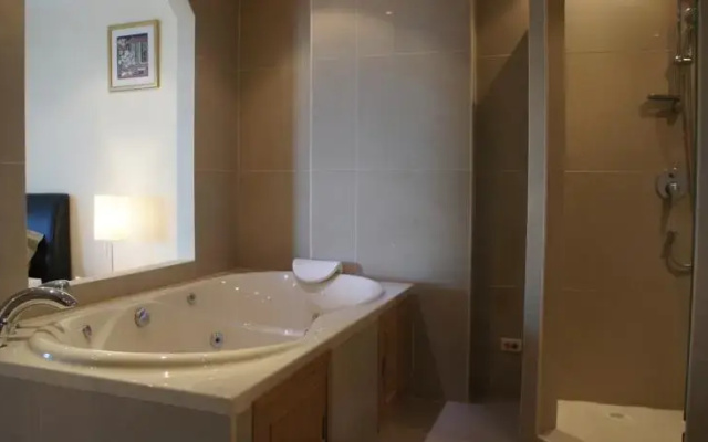 VT 2 Serviced Apartment