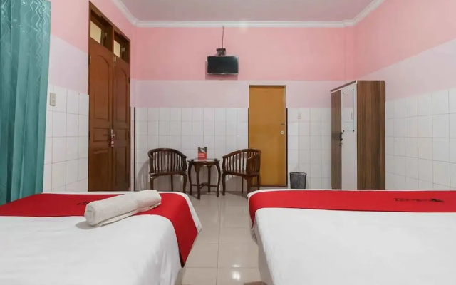 RedDoorz Plus @ Jalan Gatot Subroto Medan