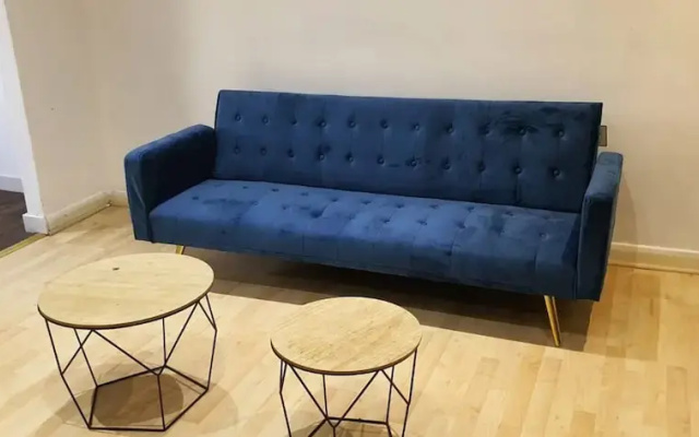 Room in Guest Room - Cozy Single Room in Leicester