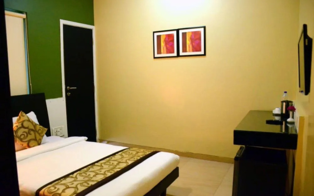 OYO 6002 Avezeekaa Corporate Residency