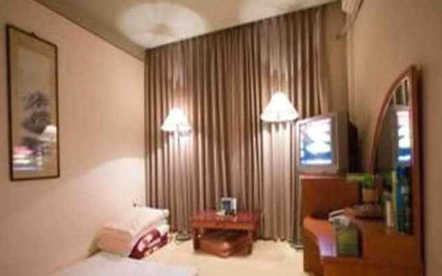 Goodstay Dove Hotel