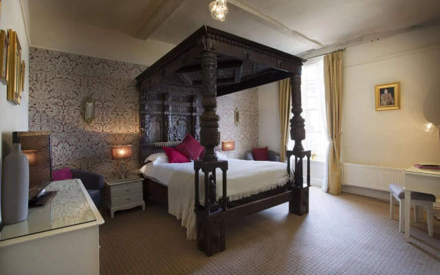 The George Hotel
