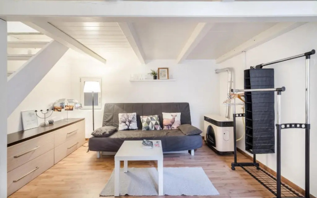 BpR Vinyl Style Studio Home with A/C