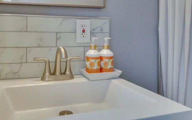 Cozy Bay Area Vacation Rental With Patio