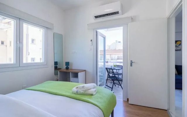 Vibe - 1 BR APt & Balcony in Larnaca