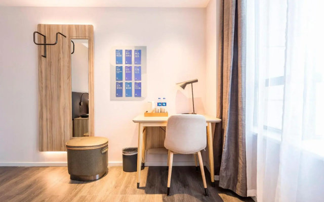Hanting Premium(Xinyi Road, Zhengzhou East Railway