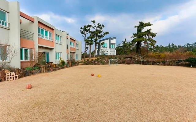 Jeju Nangbile House Pension