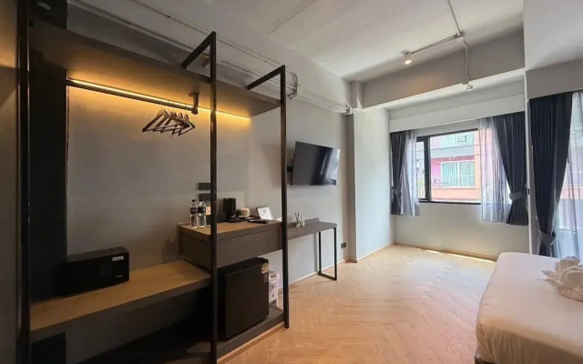 Leon's Loft House