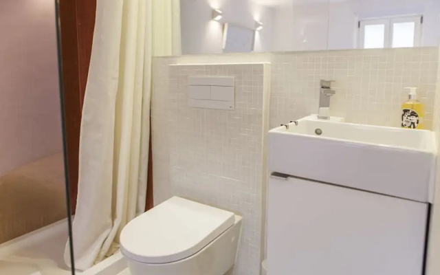 Rent4Rest Bairro Alto Charming Apartment