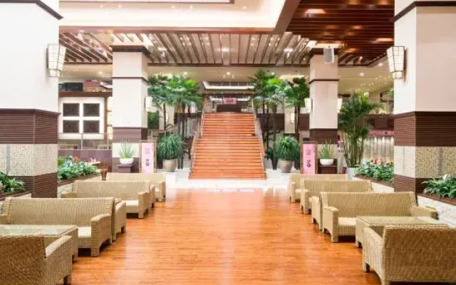Tangland Hot Spring Hotel (Shanghai Changqing)