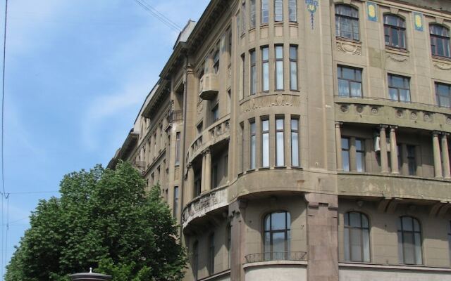 Hotel Monroe вид на фасад