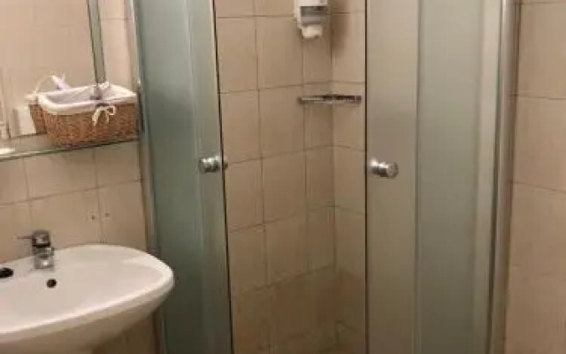Il Gallo Nero Fekete Kakas tterem s Panzi