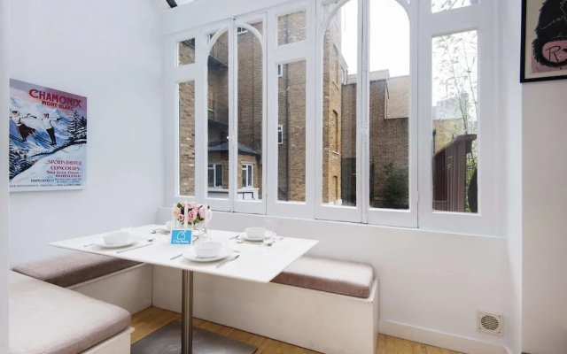 Bright Cromwell Road Loft - JSD