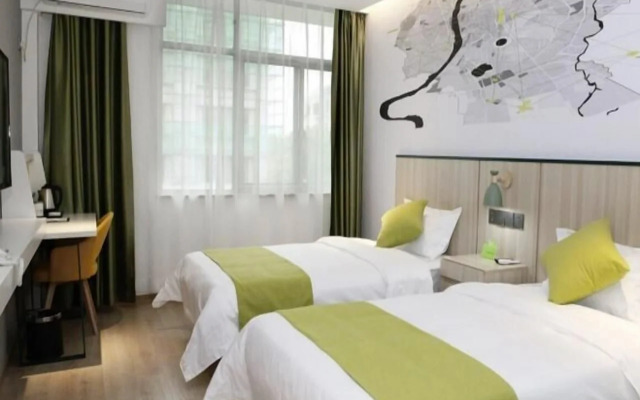 Vatica Hotel Anqing Wuyue Square Bo'ai Hospital