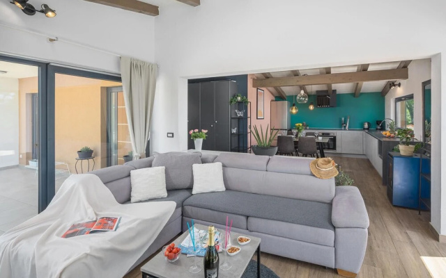 Beautiful Home in Rovinj With Jacuzzi, Wifi and 1 Bedrooms