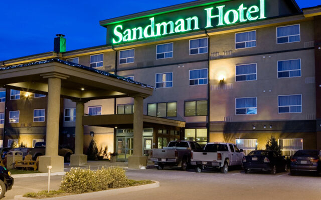 Sandman Hotel Saskatoon вид на фасад