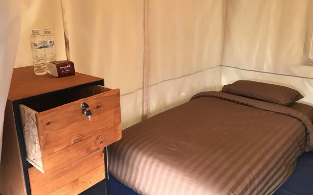 Kondee Cino Cafe and Glamping