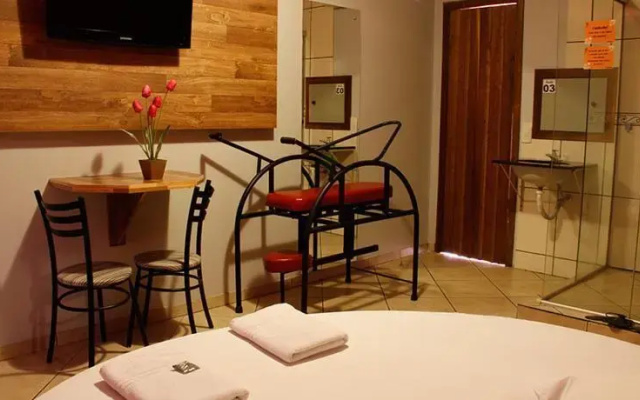H Motel - Adults Only