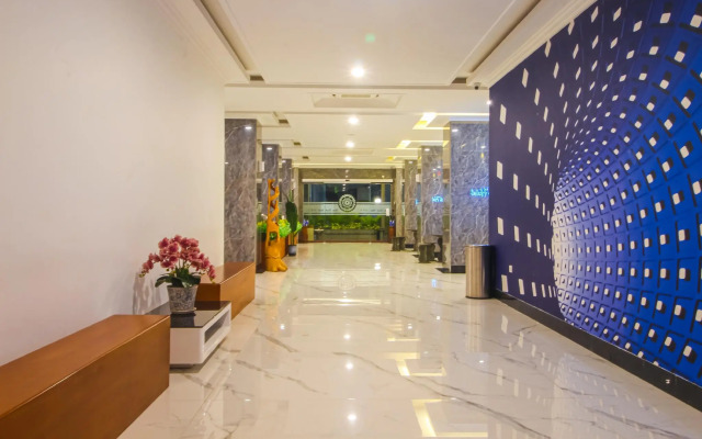 Ocean Beach Hotel Padang