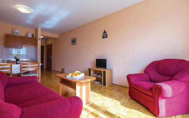 Beautiful Home in Makarska With Wifi and 1 Bedrooms