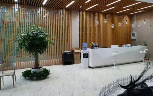 Zhenning Qianyi Hotel