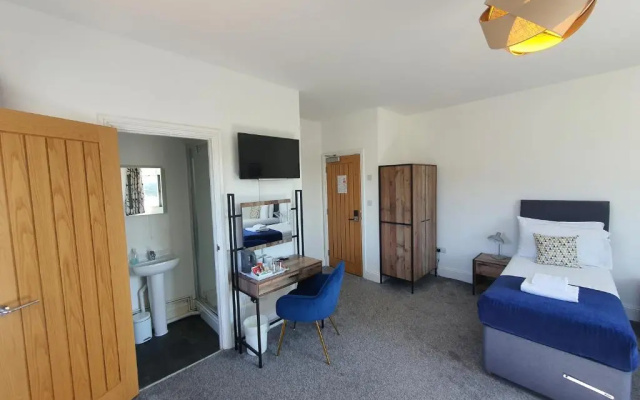 North Cambridge Guesthouse- Paymn Club