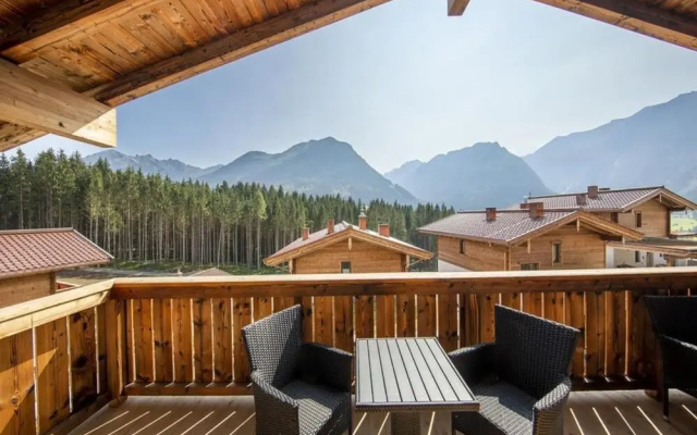 Stylish Alpine Chalet With Carport