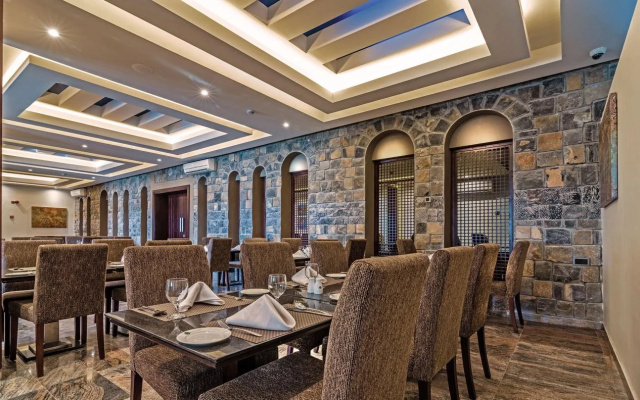 Курортный Отель Sahab Resort and Spa
