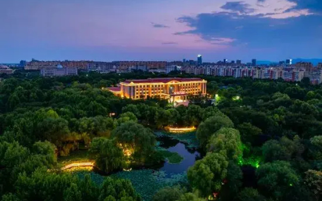 Hebi Yingbin Garden Hotel (Hebi East High-speed Railway Station)