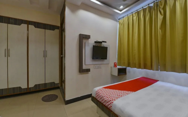 OYO 13346 Hotel A R Ganpati Plaza