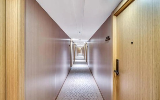Mango Hotel