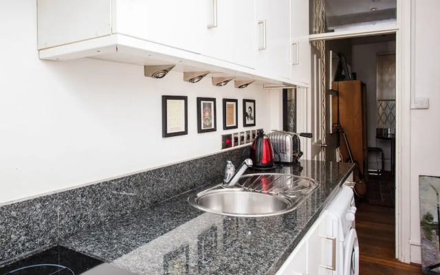 1 Bedroom Flat In West Kensington