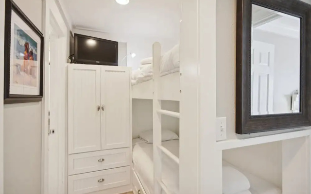 Sandpiper Cove 1125 1 Bedroom Condo by RedAwning