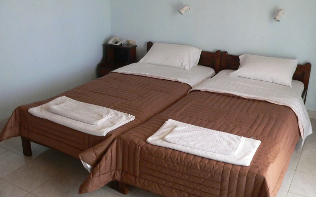 Apraos Bay Hotel