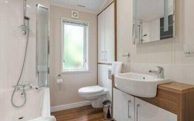 Guelder Rose Lodge - Kelling Heath Holiday Park - 22249