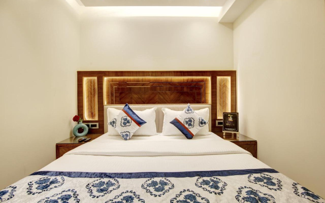 OYO 11325 Hotel Superb