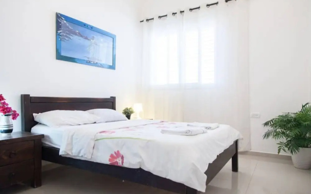 Alona's Apartments
